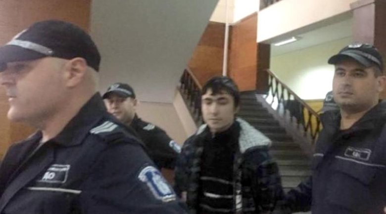 Убиец и изнасилвач на старица поиска 1 млн. лв. от прокуратурата