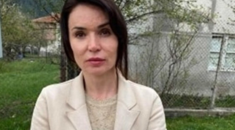 Надрусан шофьор смаза от бой адвокатка пред децата й
