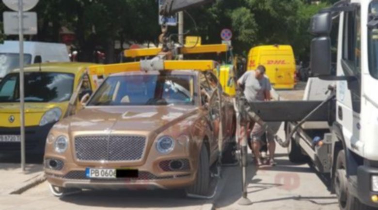 Невиждано! Пловдивски паяк отнесе златно „Бентли“