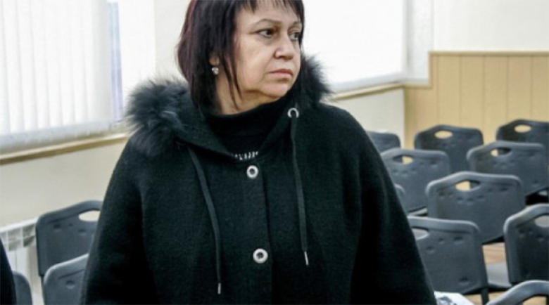 59-годишна данъчна на съд за искан рушвет от 4 бона
