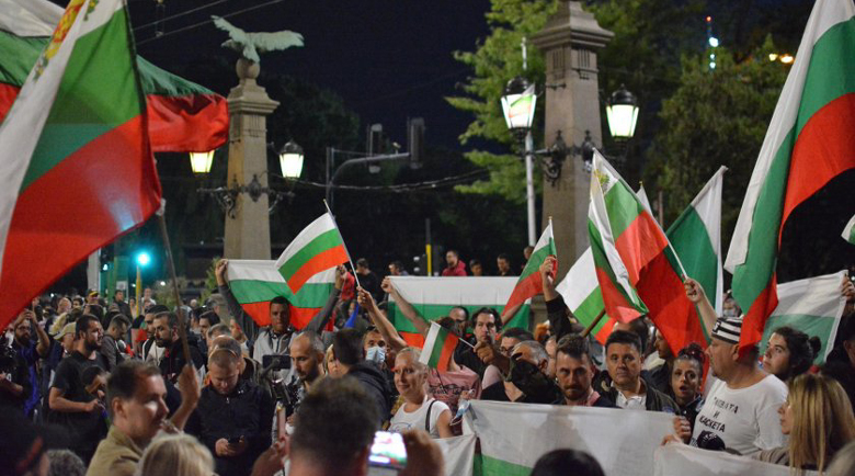 София осъмна с отворени кръстовища и без блокади