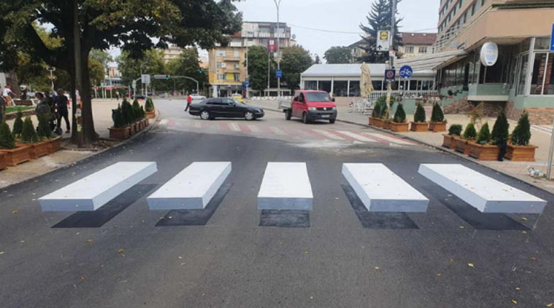3D пешеходна пътека стряска джигитите в Перник