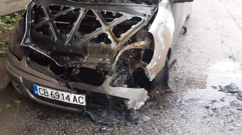 Запалиха колата на инспектор от ДАИ в Пазарджик