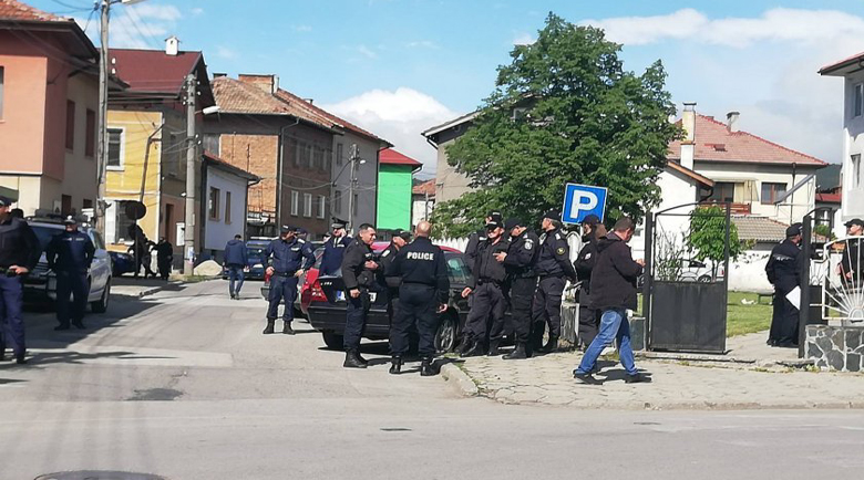 Протест в подкрепа на пострадалия при масовия бой в Разлог