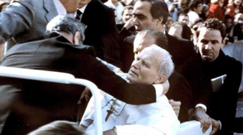 13 май 1981 година: Атентатът на Али Агджа срещу Йоан Павел II