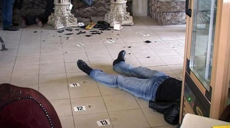 5 юли 2004 г.: Двама с килимявки бастисаха авер на Златко Баретата