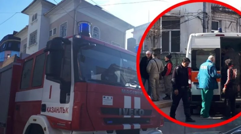 Апаш с брадва направи голям зулум в центъра на Казанлък