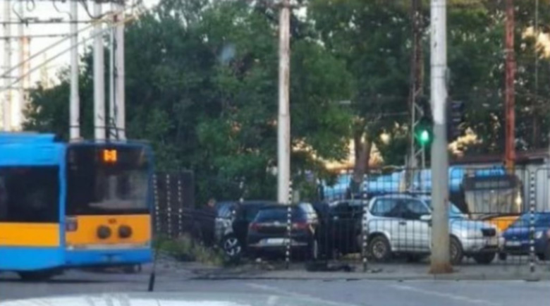 Жестока катастрофа в София при депото за тролеи
