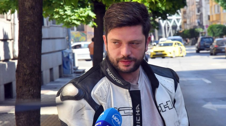 Актьор, който едва не уби велосипедист с мотора си, сподели своя версия