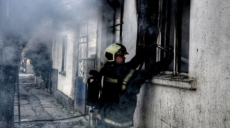 Пожар унищожи няколко къщи в Стара Загора