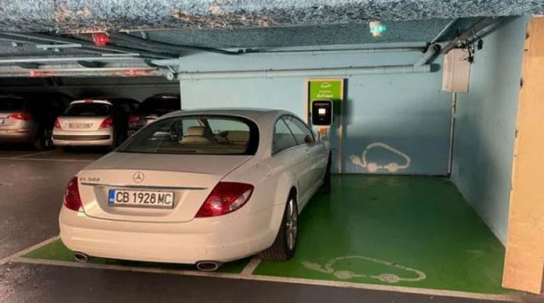 Българин с Mercedes вбеси летовници на Френската Ривиера