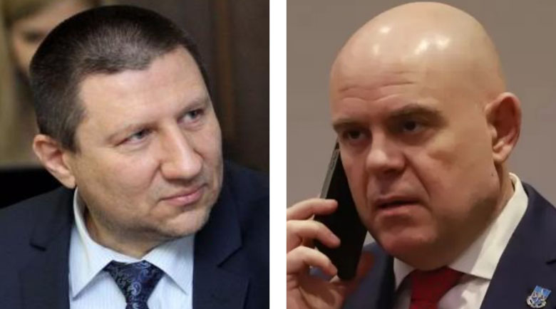 4 години съдилищата си подмятат дело срещу Гешев и Сарафов