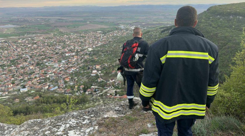 Спасиха 47-годишна жена, паднала край Дивдядовските скали