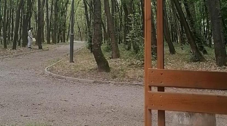 Мъж се самозадоволява в столичен парк пред жени