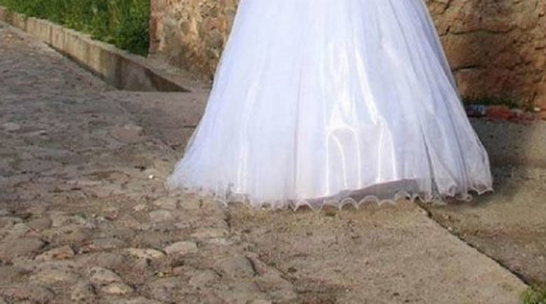 Баща, продал щерка си за булка в съседно село, плаща 500 лв.