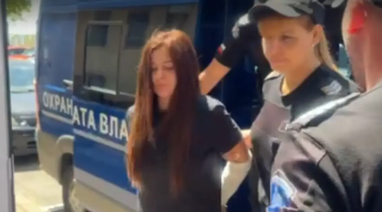 Жената, шофирала блъснатата от Дебора кола: Започна да се бие с полицията