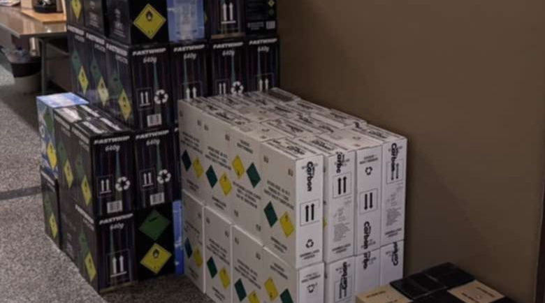 Голямо количество флакони с „райски газ“ са иззети в Пазарджик